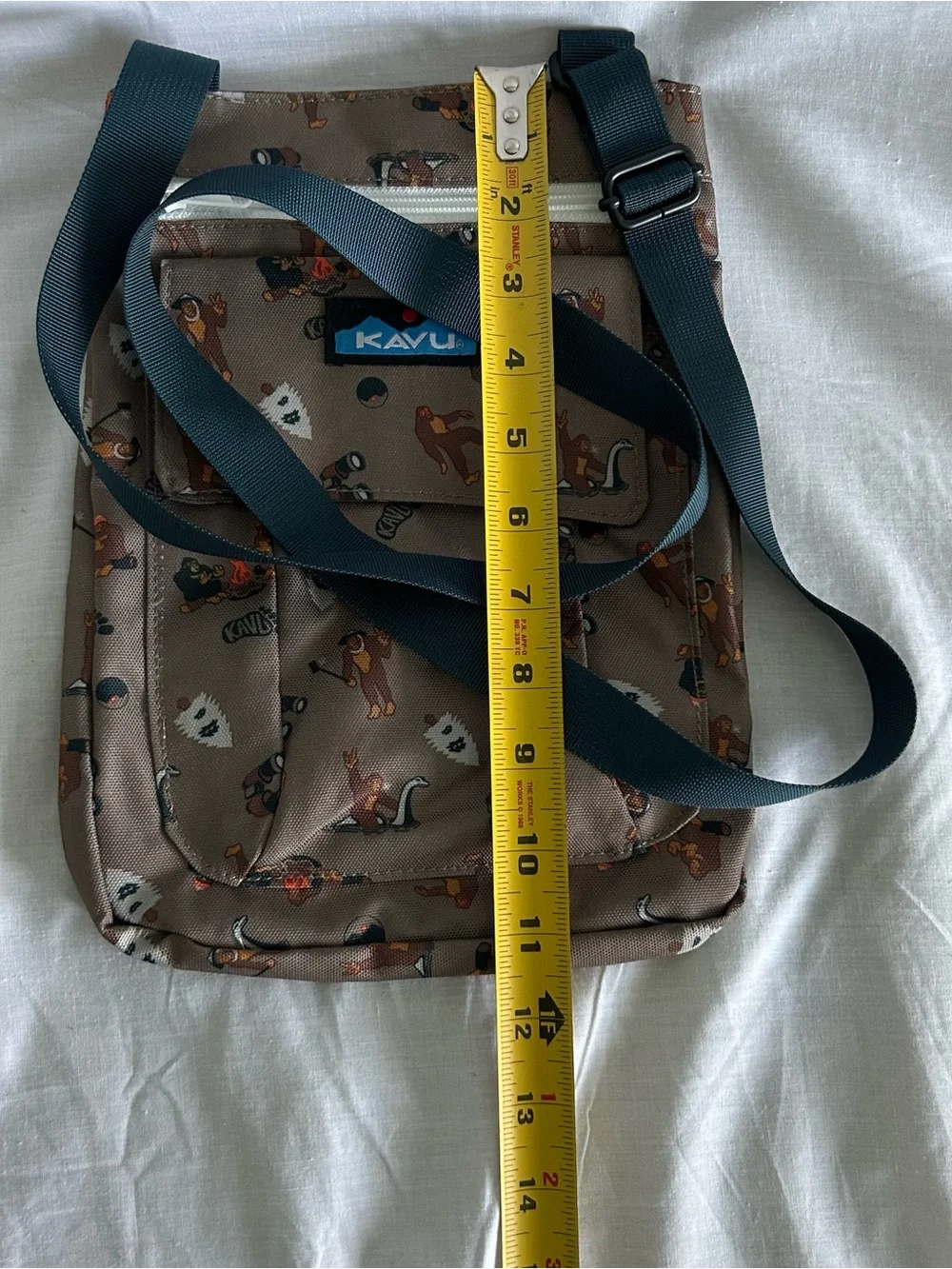 KAVU For Keeps Crossbody Bag Discontinued Sasquatch Print Pattern - Picture 4 of 6